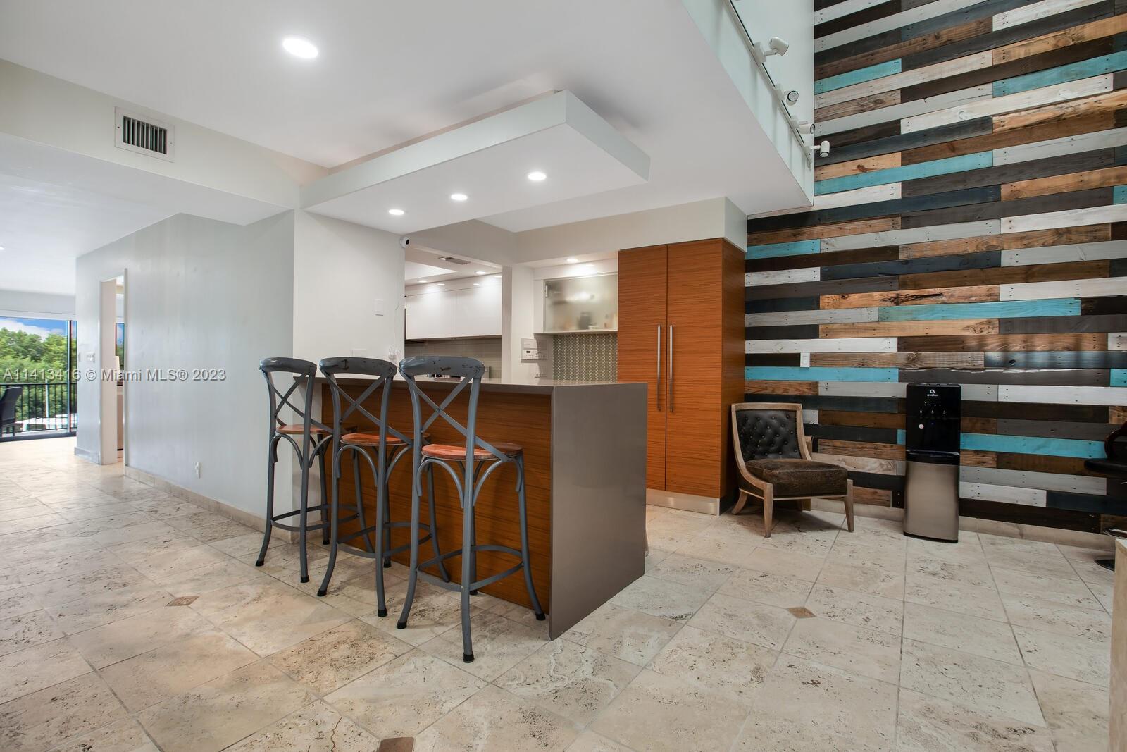 ROYAL HARBOUR YACHT CLUB - Residential