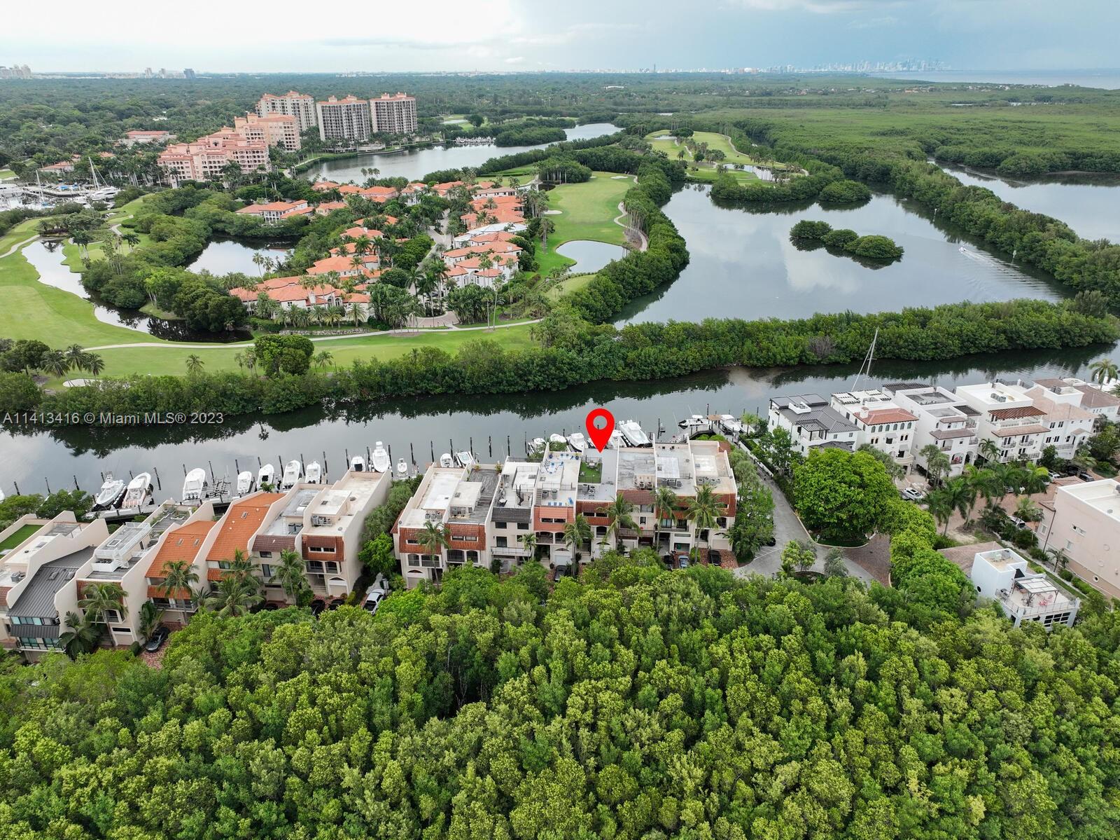 ROYAL HARBOUR YACHT CLUB - Residential