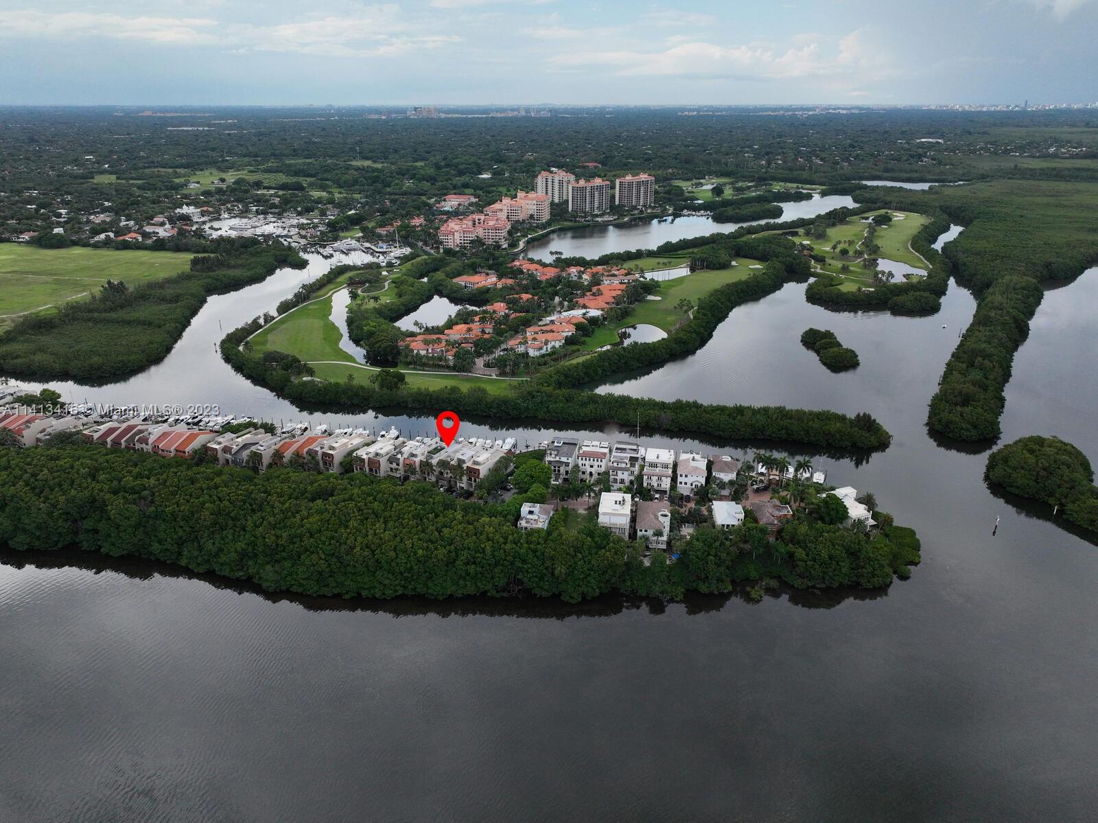 ROYAL HARBOUR YACHT CLUB - Residential