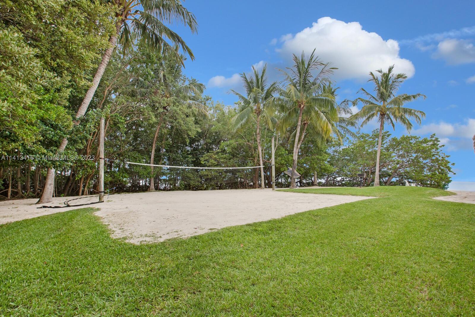 ROYAL HARBOUR YACHT CLUB - Residential