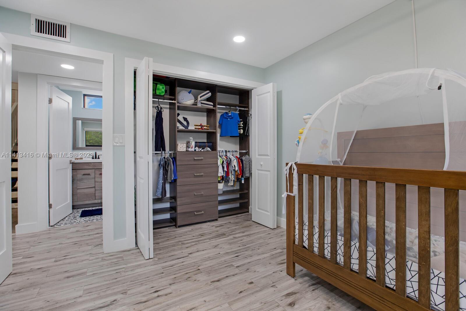 ROYAL HARBOUR YACHT CLUB - Residential