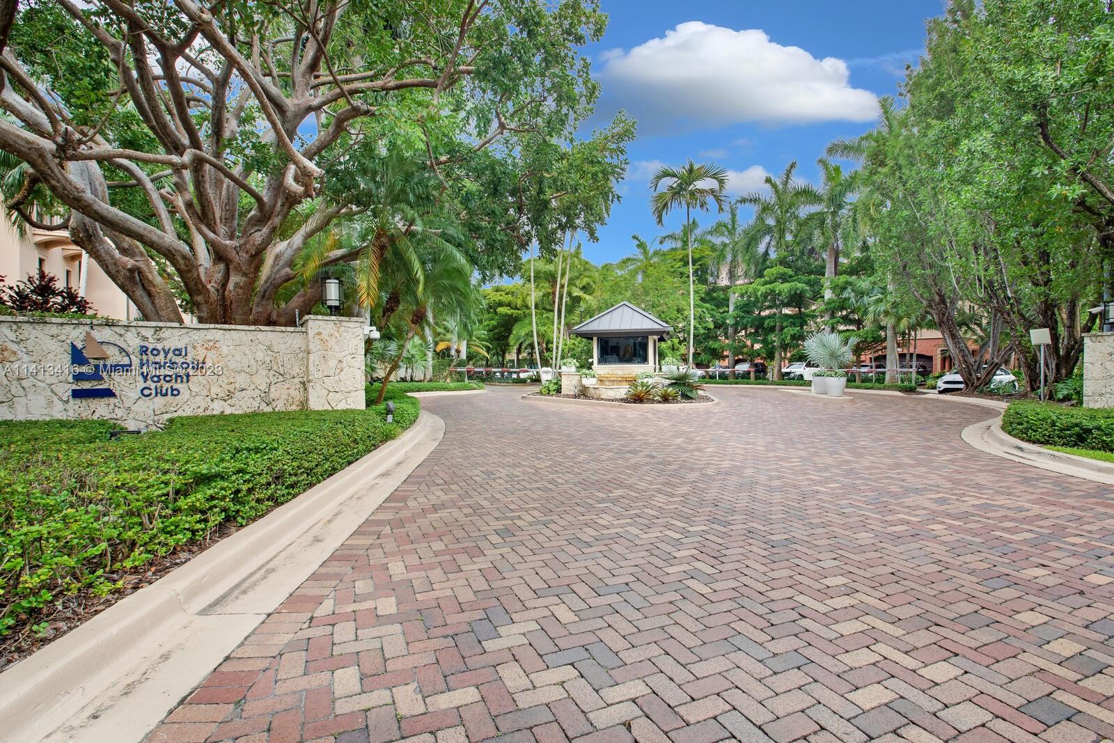ROYAL HARBOUR YACHT CLUB - Residential