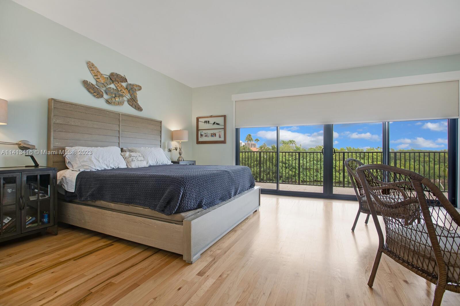 ROYAL HARBOUR YACHT CLUB - Residential