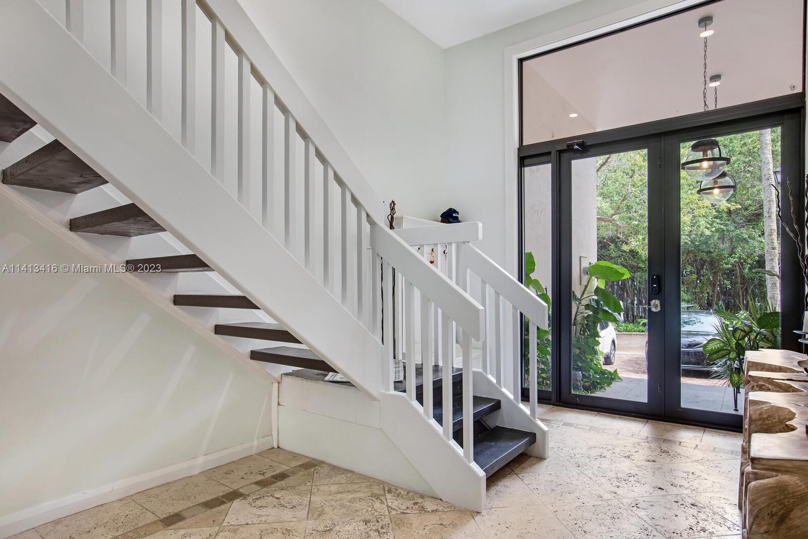 ROYAL HARBOUR YACHT CLUB - Residential