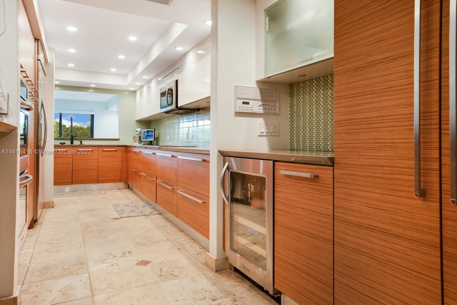ROYAL HARBOUR YACHT CLUB - Residential
