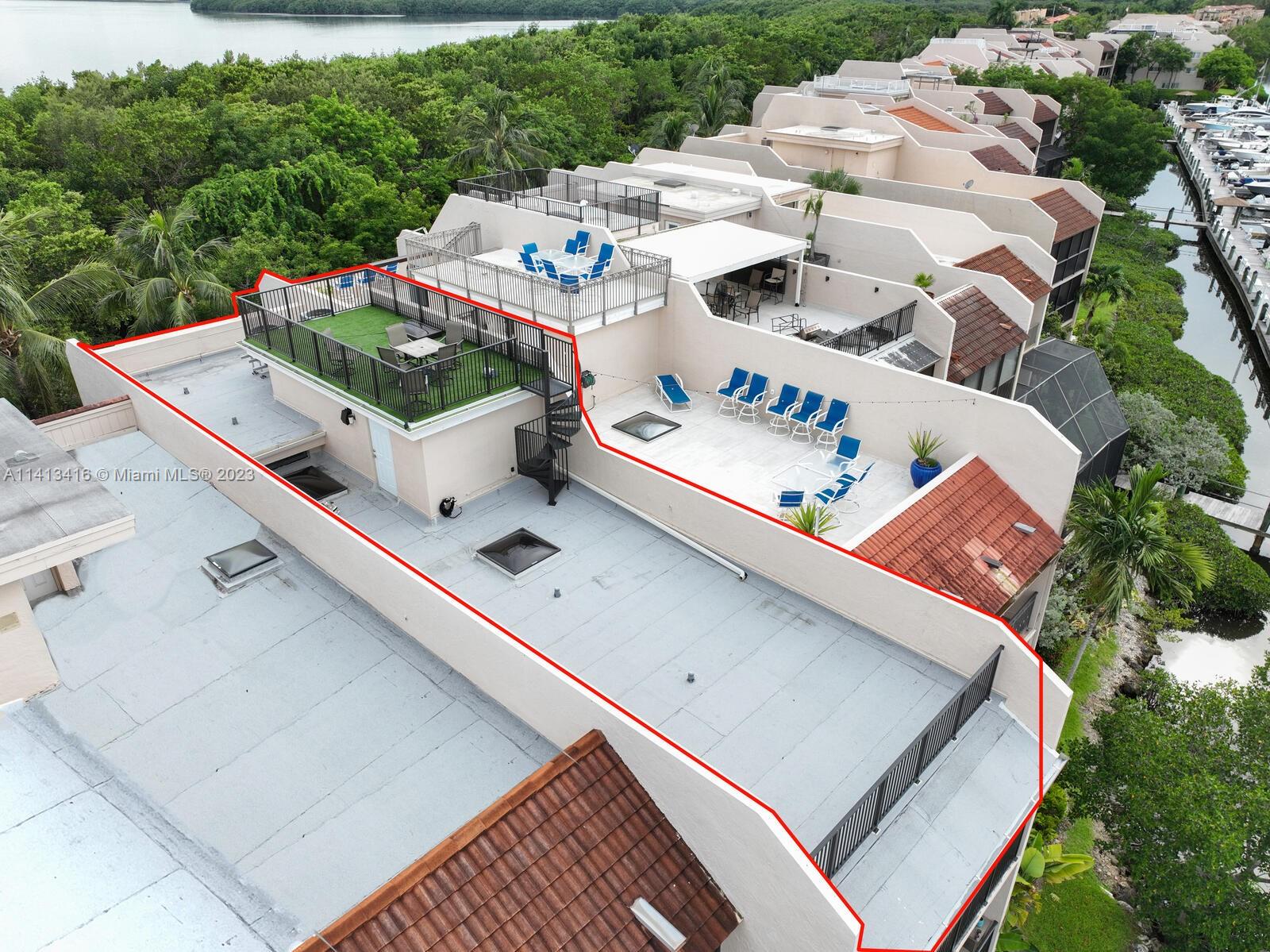 ROYAL HARBOUR YACHT CLUB - Residential