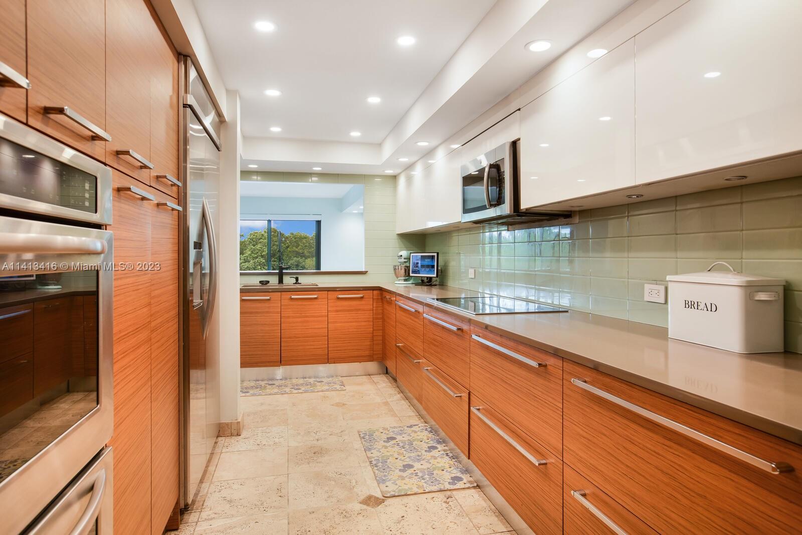 ROYAL HARBOUR YACHT CLUB - Residential
