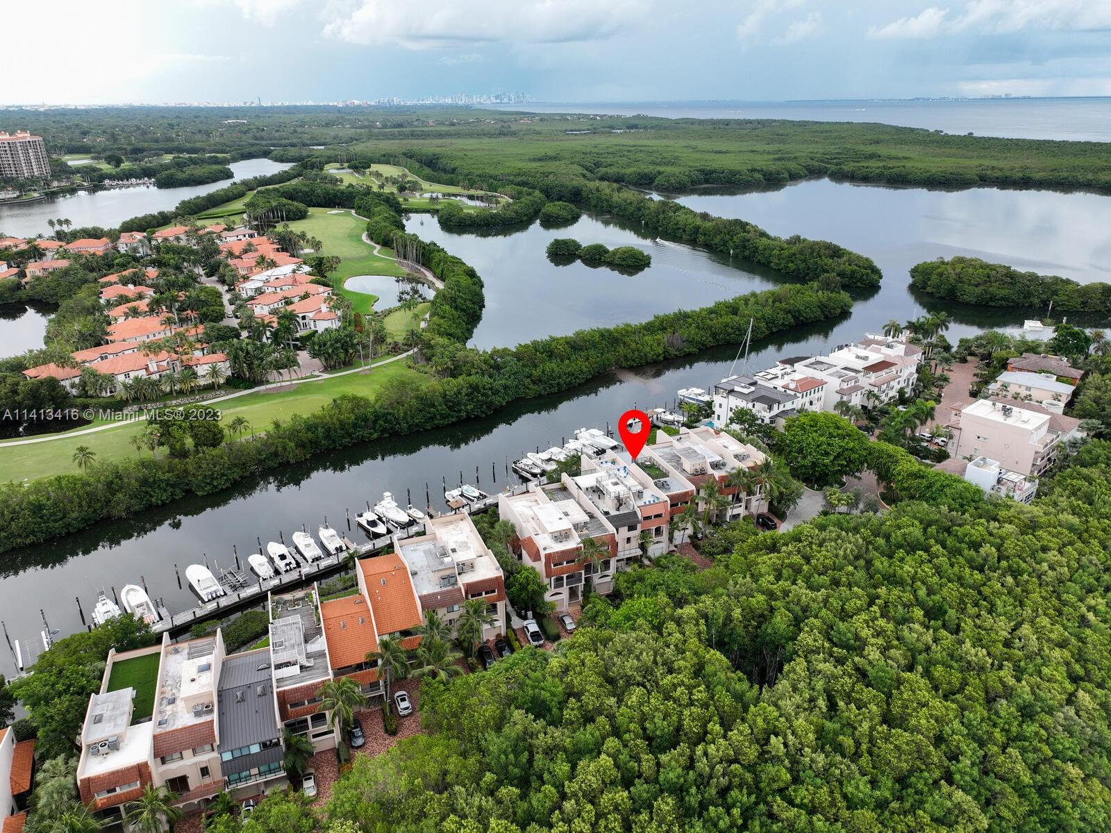 ROYAL HARBOUR YACHT CLUB - Residential