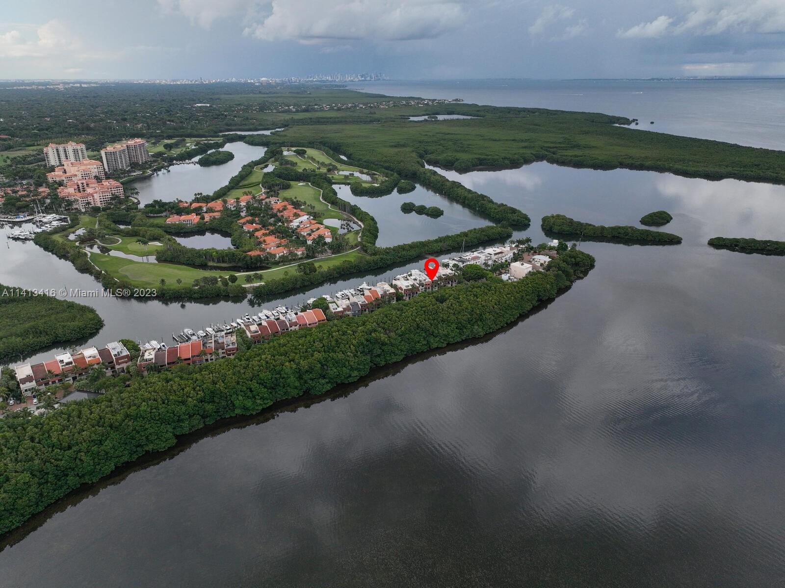 ROYAL HARBOUR YACHT CLUB - Residential