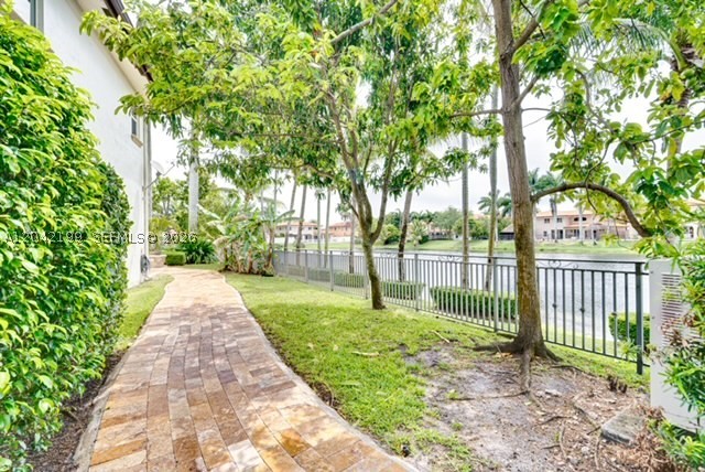 SILVERCREST LAKE ESTATES - Residential Lease