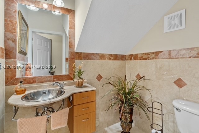 SILVERCREST LAKE ESTATES - Residential Lease