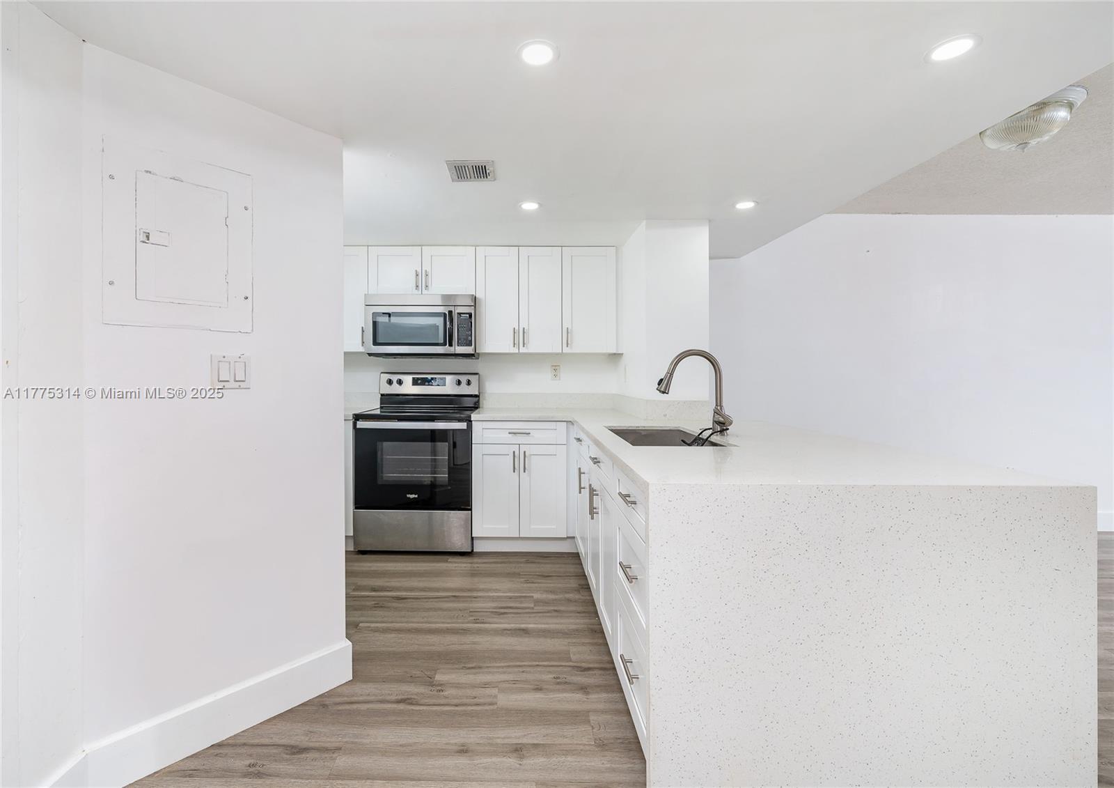 VERABELLA FALLS CONDO - Residential Lease
