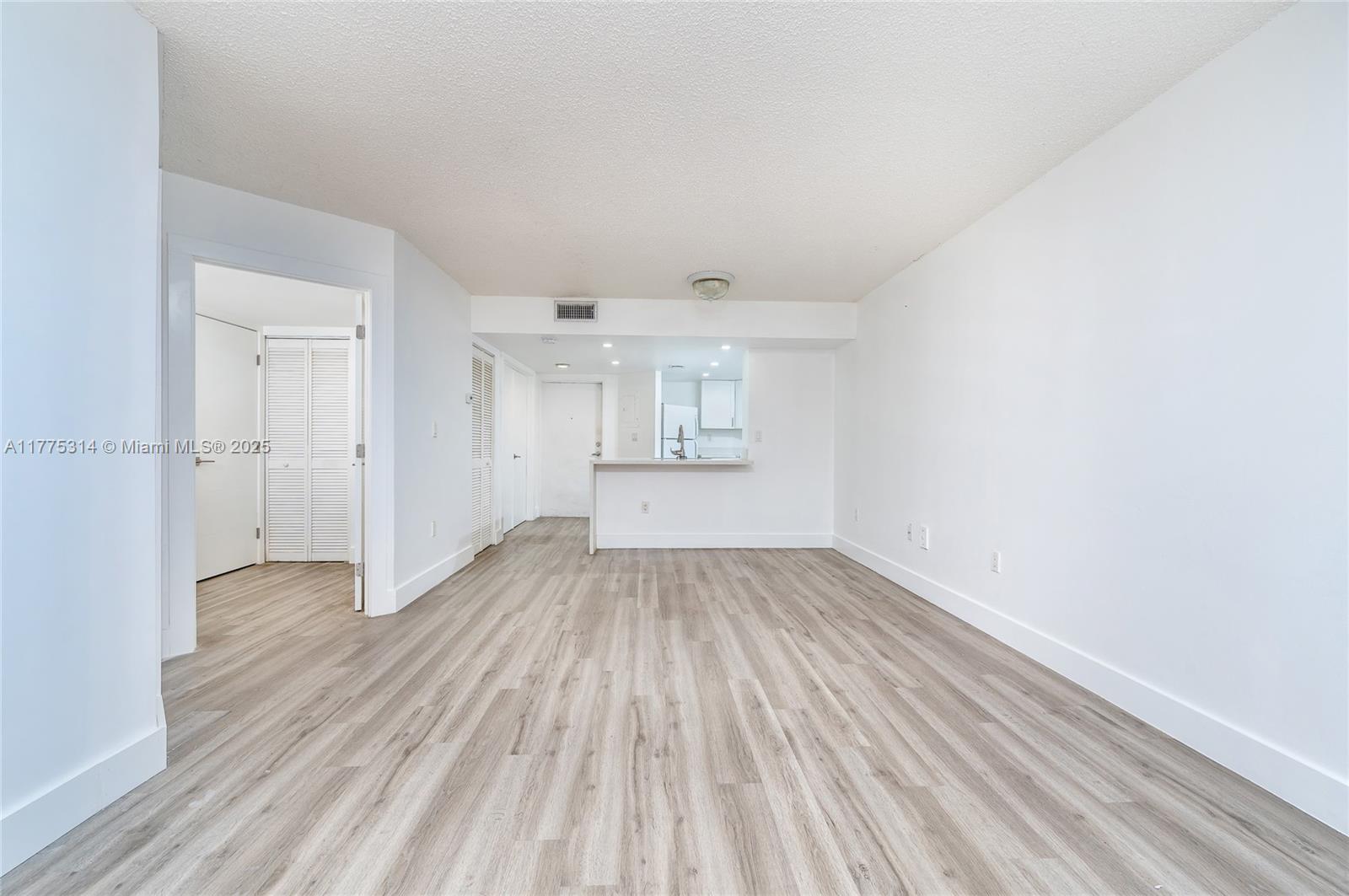 VERABELLA FALLS CONDO - Residential Lease