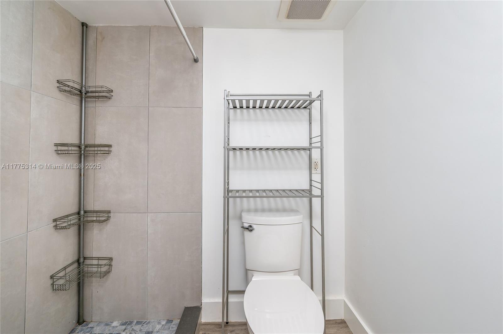 VERABELLA FALLS CONDO - Residential Lease