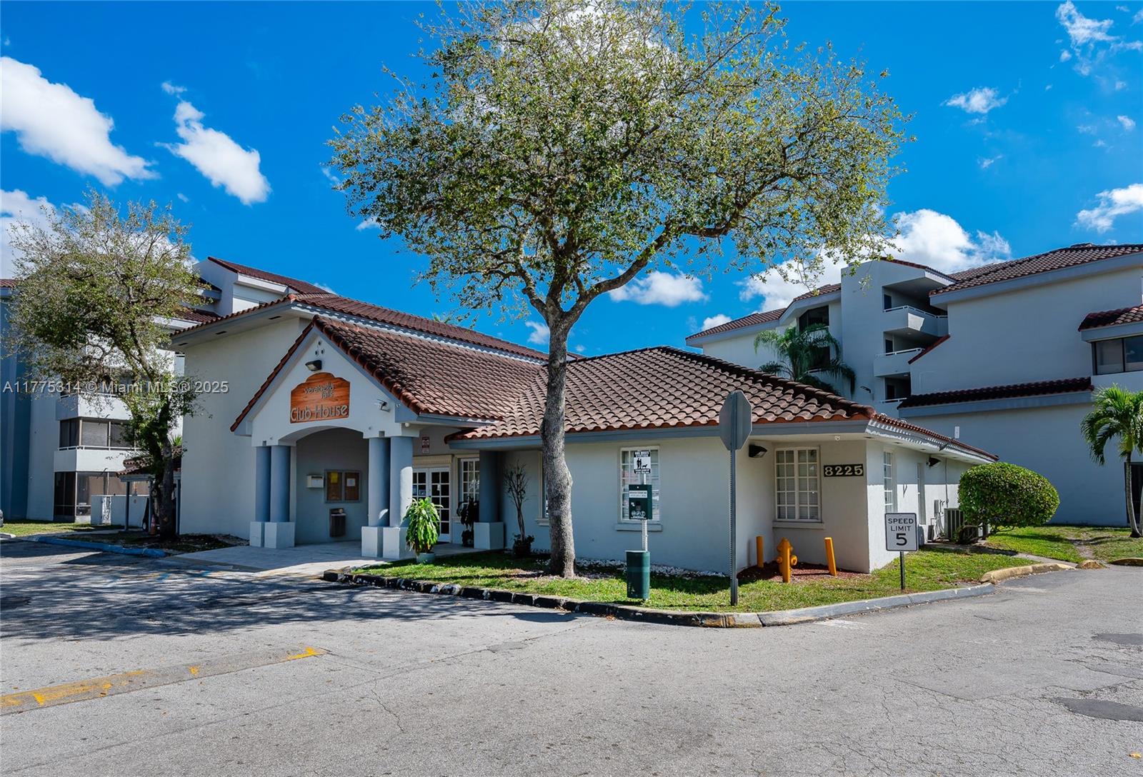 VERABELLA FALLS CONDO - Residential Lease