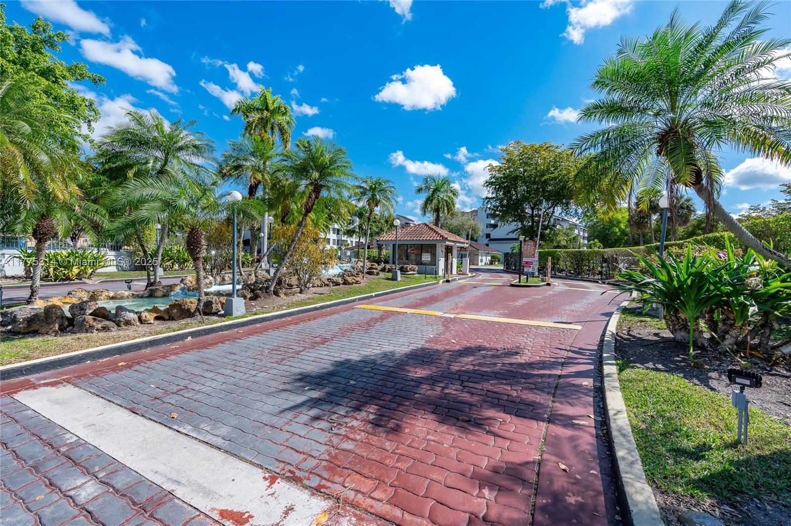 VERABELLA FALLS CONDO - Residential Lease