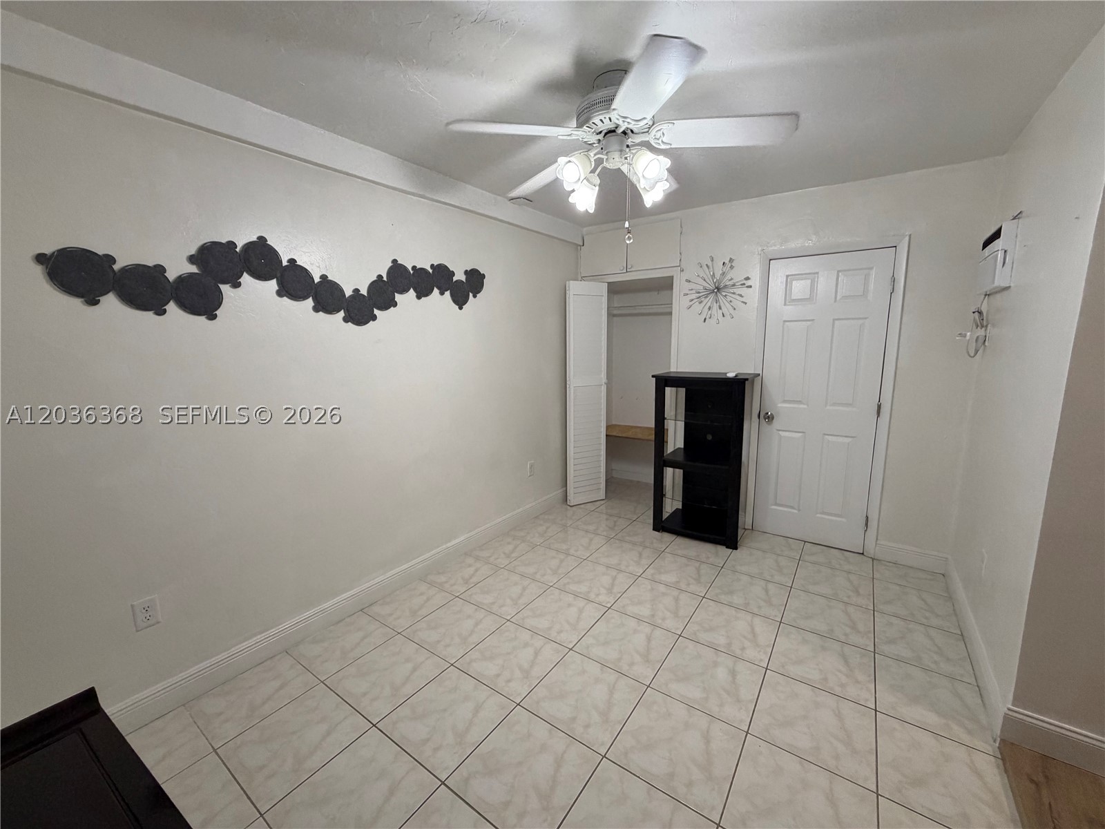 Located in North Miami,  close to expressway. 1 bedroom, 1 bathroom. Rent includes light, water, and wifi. Rapid approval.