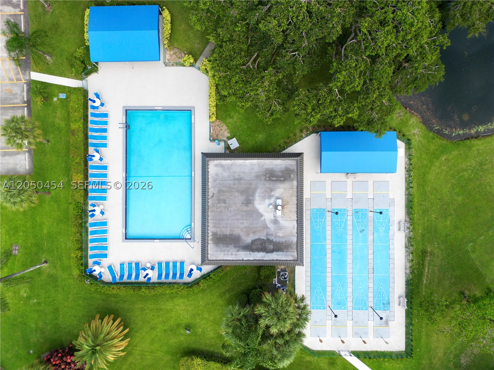 HOLLYBROOK GOLF AND - Residential