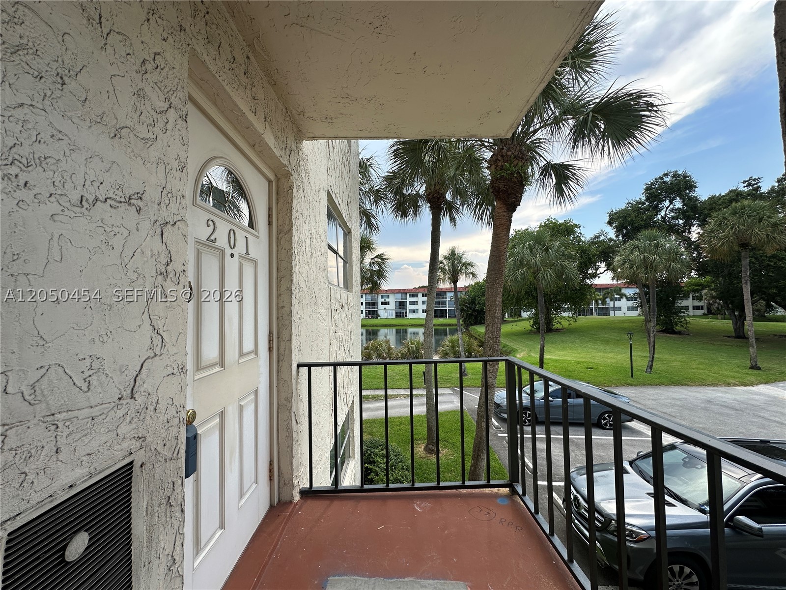 HOLLYBROOK GOLF AND - Residential