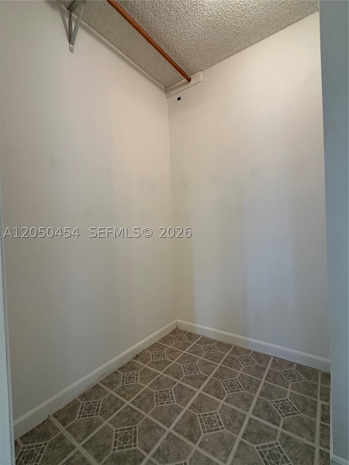 HOLLYBROOK GOLF AND - Residential