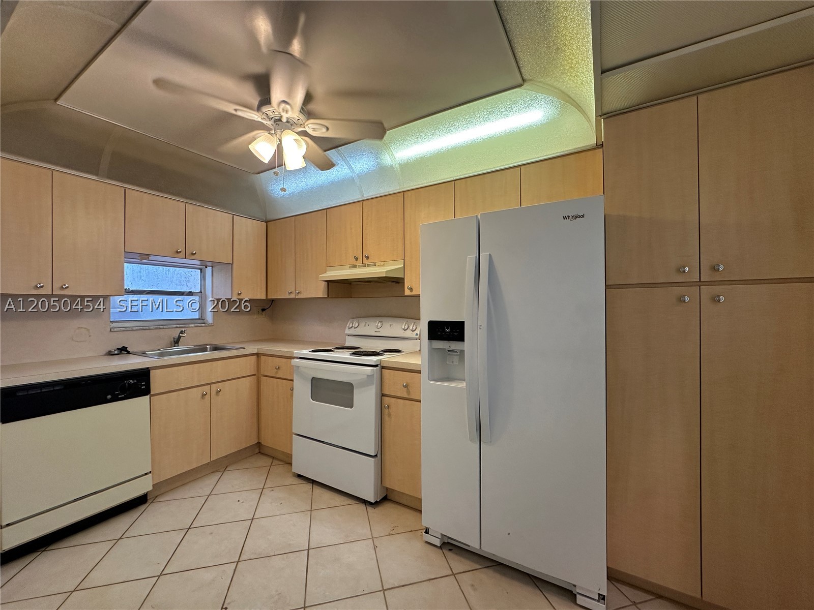 HOLLYBROOK GOLF AND - Residential