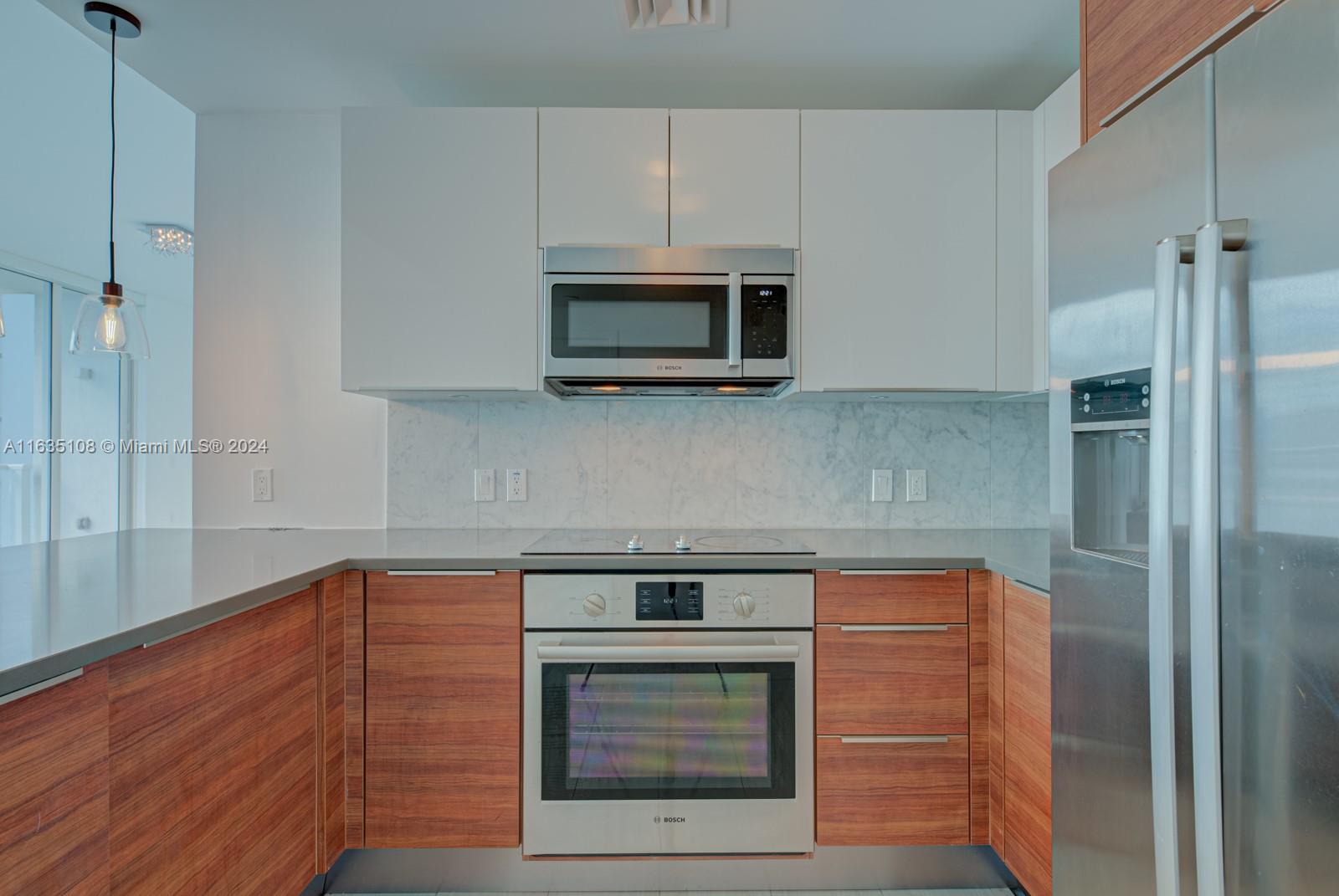THE CRIMSON CONDO - Residential
