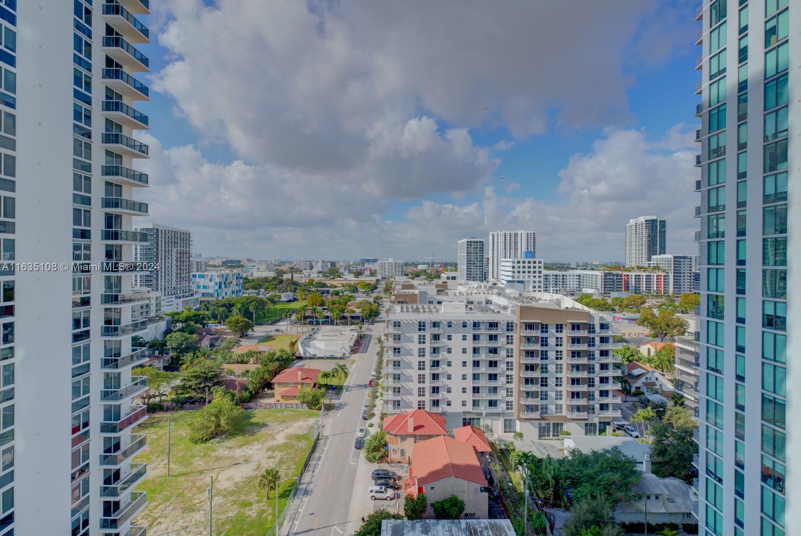 THE CRIMSON CONDO - Residential
