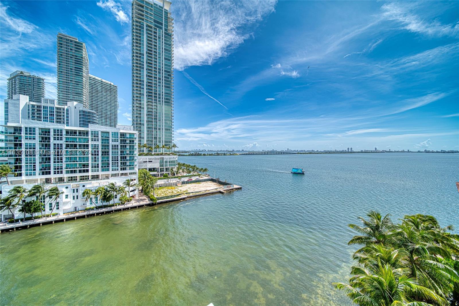 THE CRIMSON CONDO - Residential
