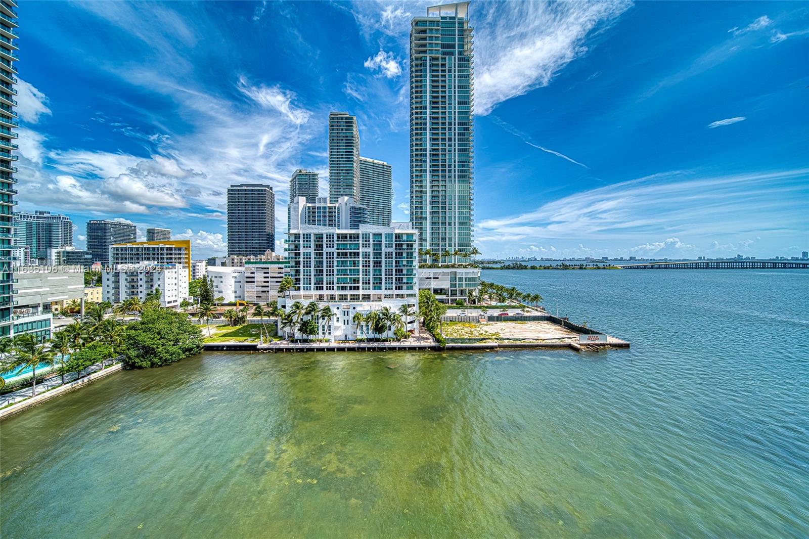 THE CRIMSON CONDO - Residential