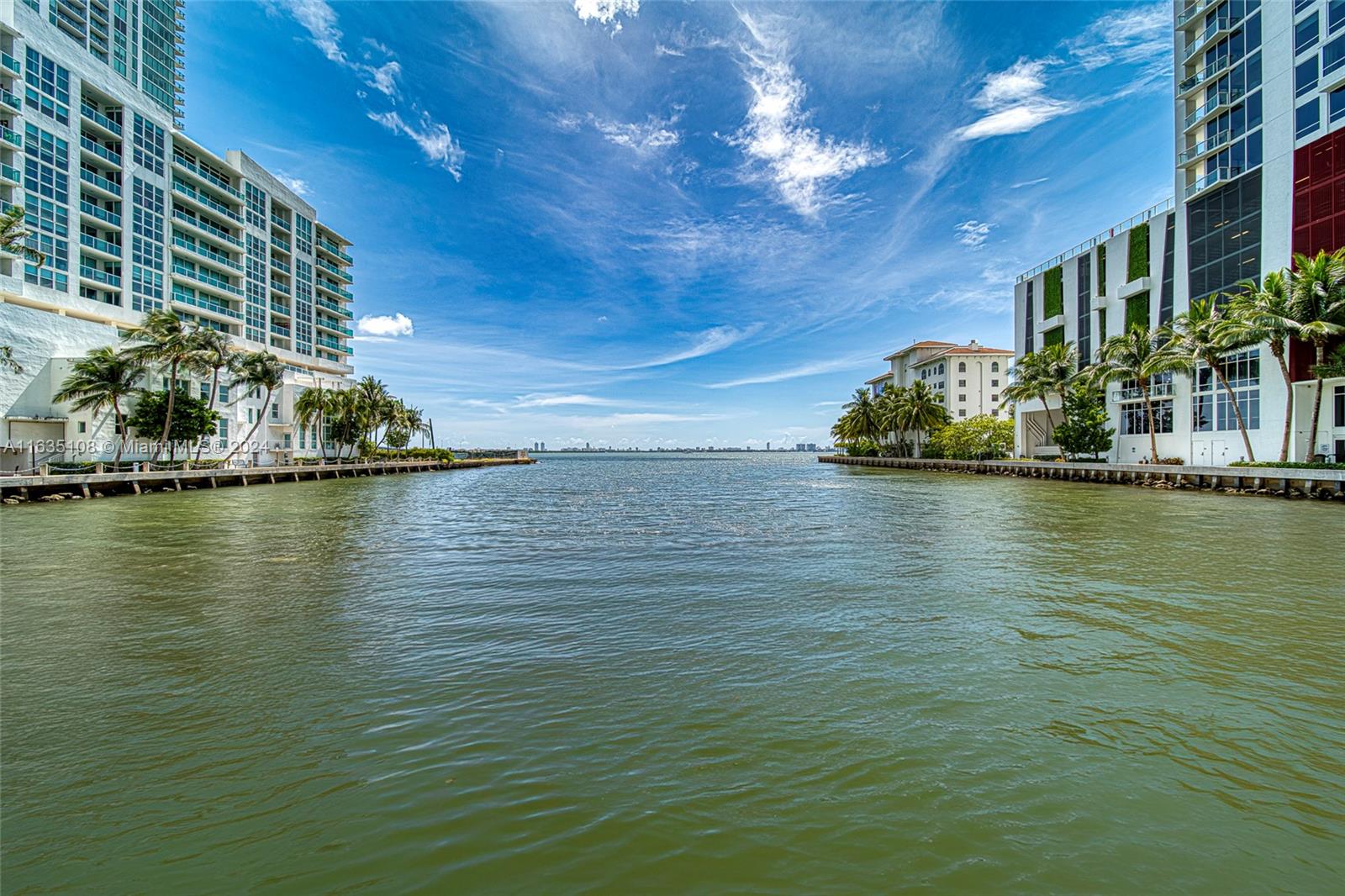 THE CRIMSON CONDO - Residential