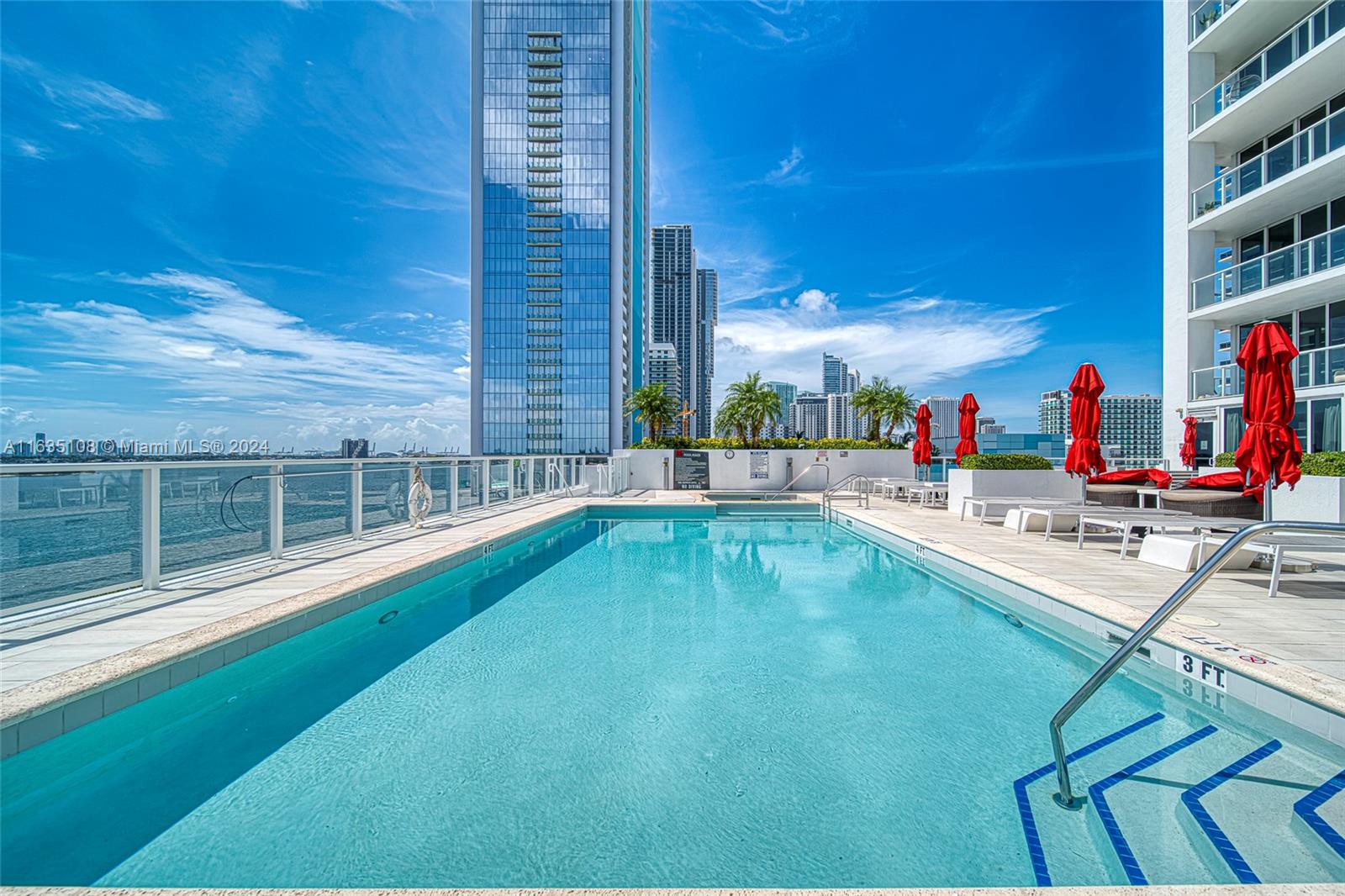 THE CRIMSON CONDO - Residential