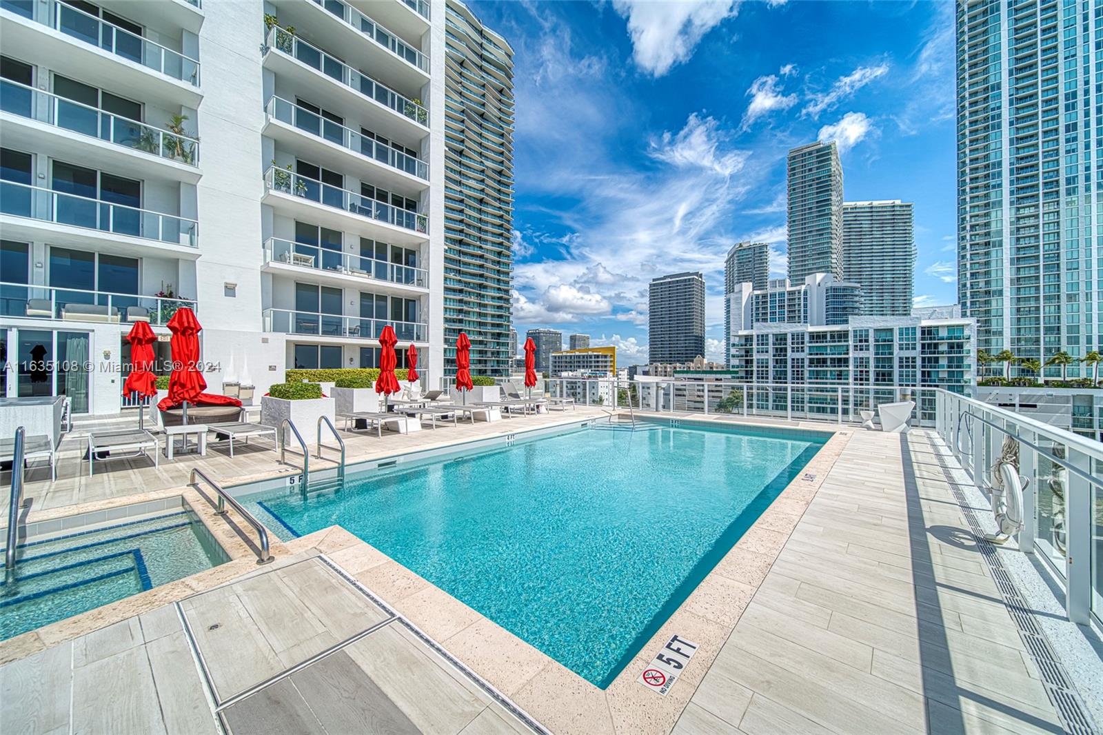 THE CRIMSON CONDO - Residential