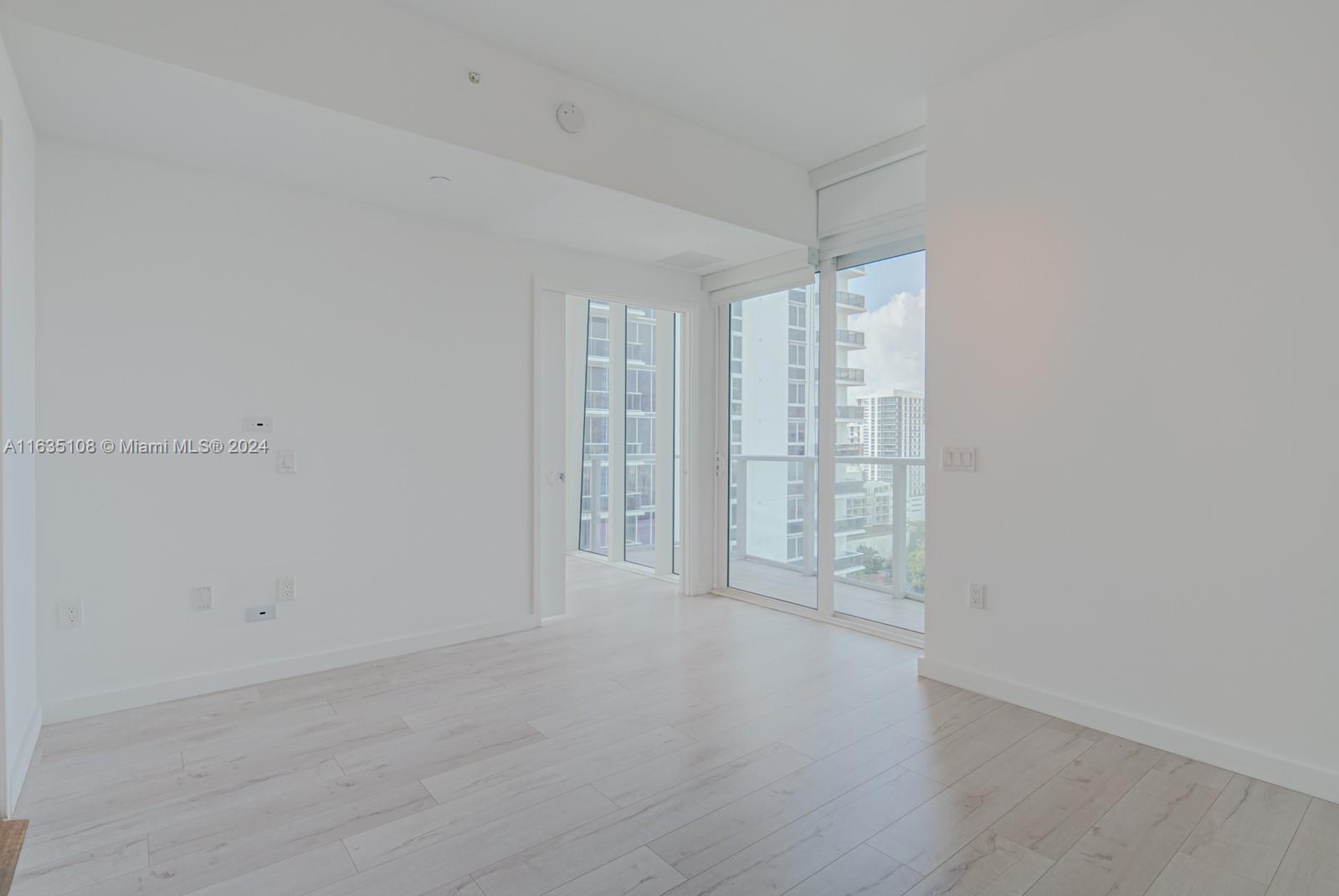 THE CRIMSON CONDO - Residential