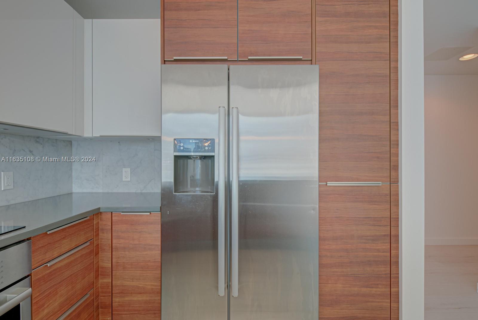 THE CRIMSON CONDO - Residential