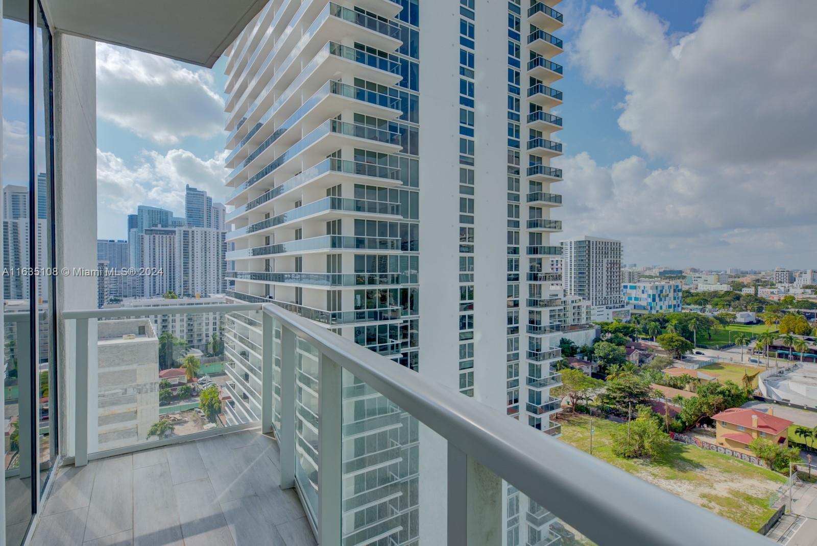 THE CRIMSON CONDO - Residential