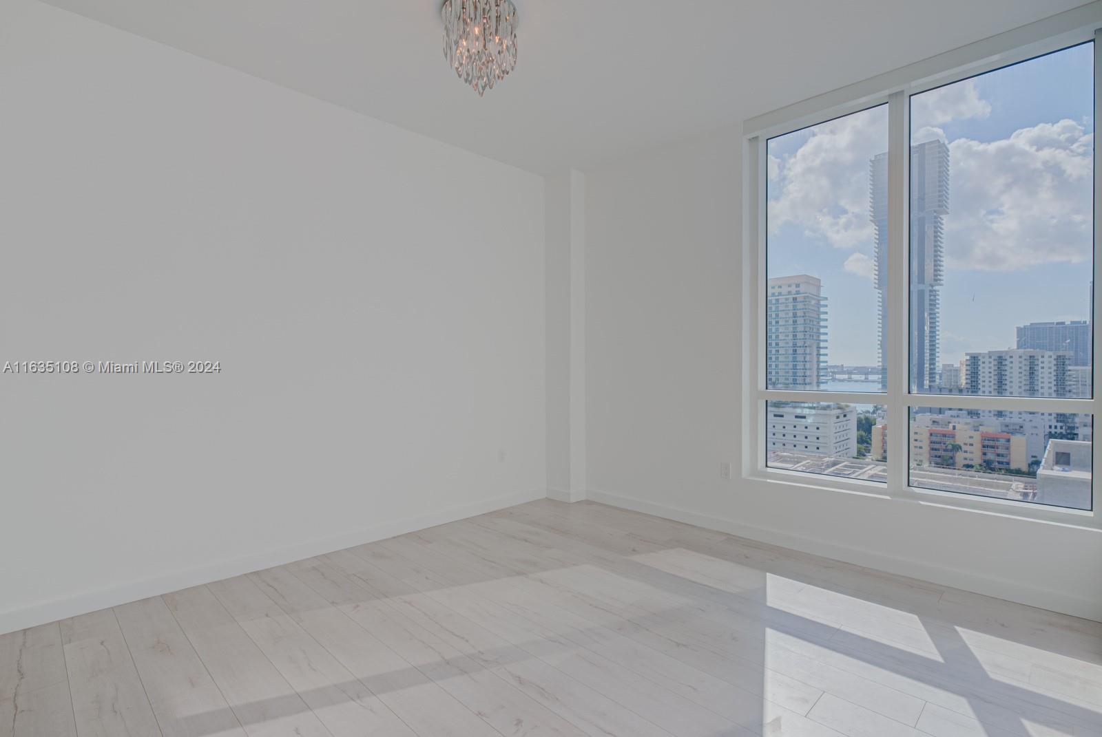THE CRIMSON CONDO - Residential