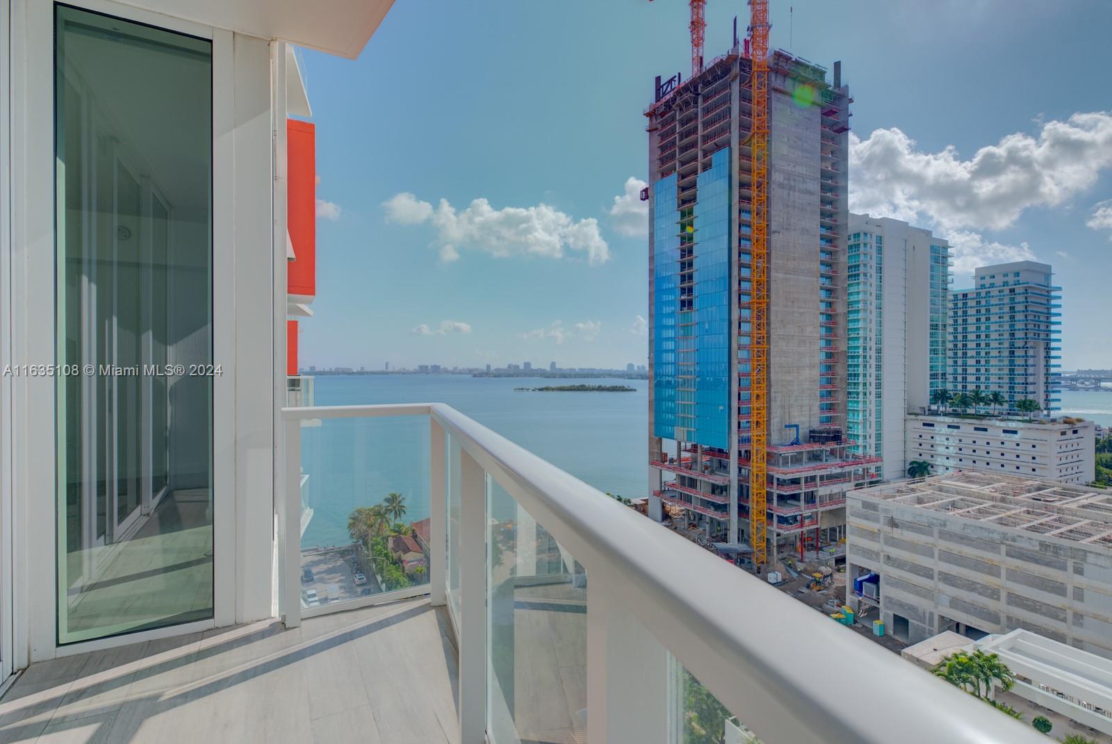 THE CRIMSON CONDO - Residential