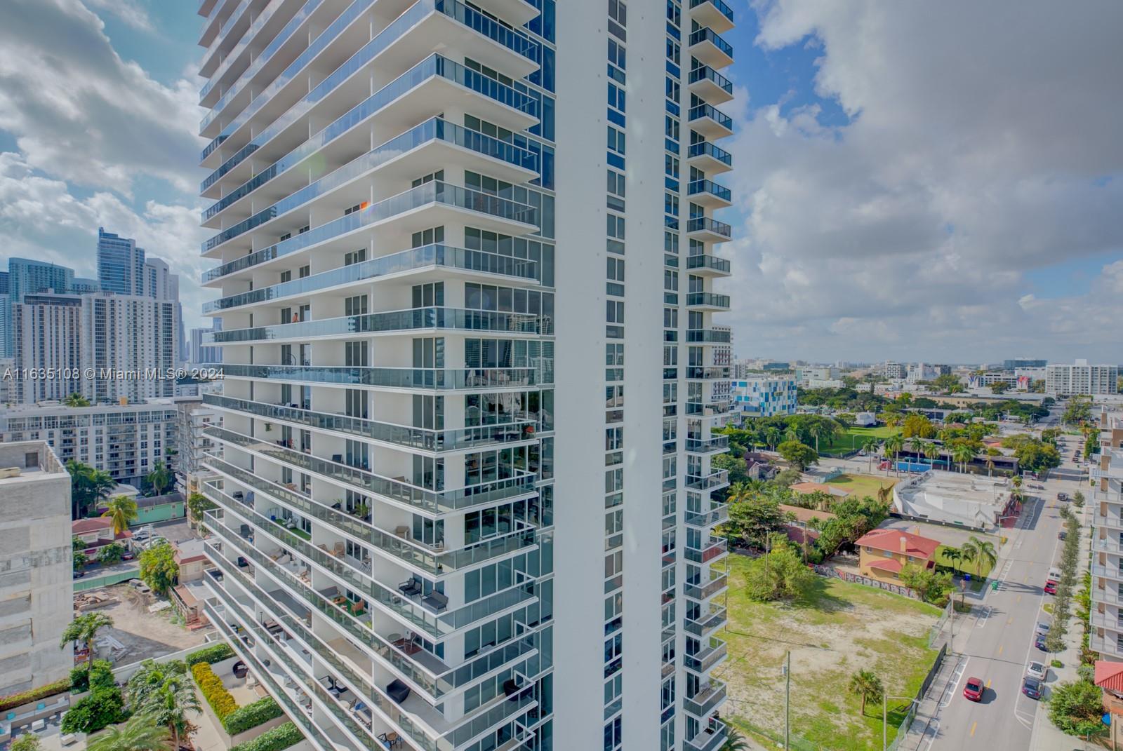 THE CRIMSON CONDO - Residential