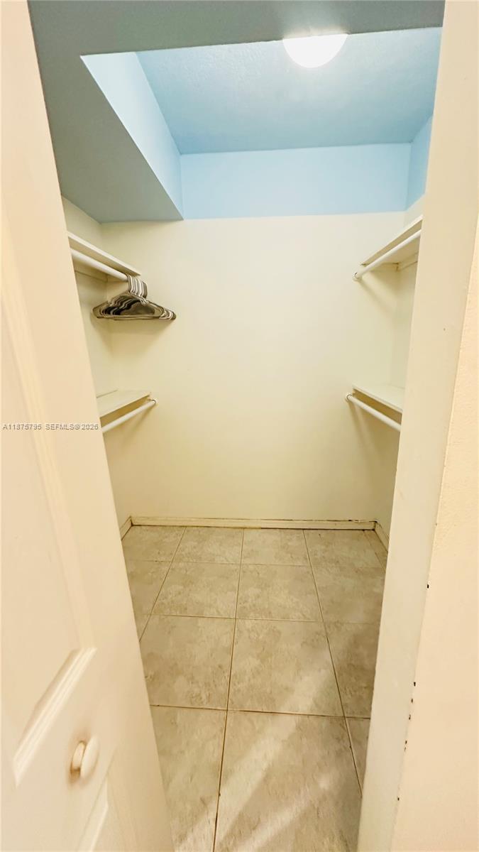 OMEGA CONDO NO 3 - Residential