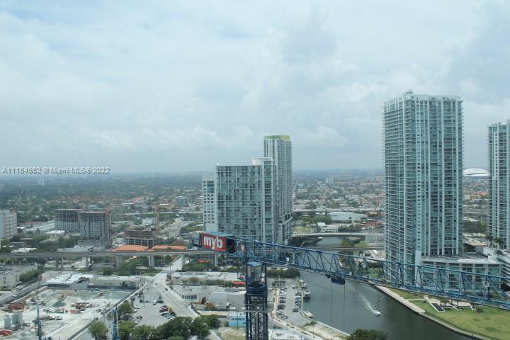 SPECTACULAR CORNER UNIT AT 500 BRICKELL WEST 2 BED/2 BATH APARTMENT WITH BEAUTIFUL WATER AND CITY VIEWS. THIS BUILDING  INCLUDES MANY AMENITIES LIKE: POOL, SPA, THEATER ROOM, LOUNGE ROOM, PARTY ROOM, ROOF TOP POOL ON 42ND FLOOR, AND MUCH MORE! FEW BLOCKS FROM AAA, PERFORMING ARTS CENTER, DOWNTOWN.