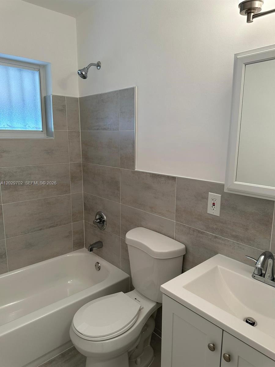 REIS SUB - Residential Lease