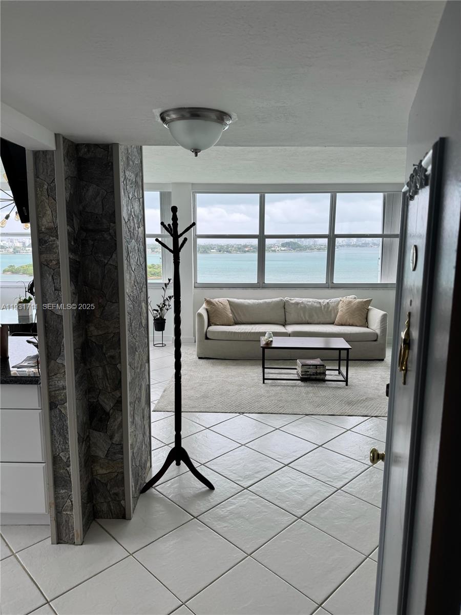 MAJORCA TOWERS CONDO - Residential Lease