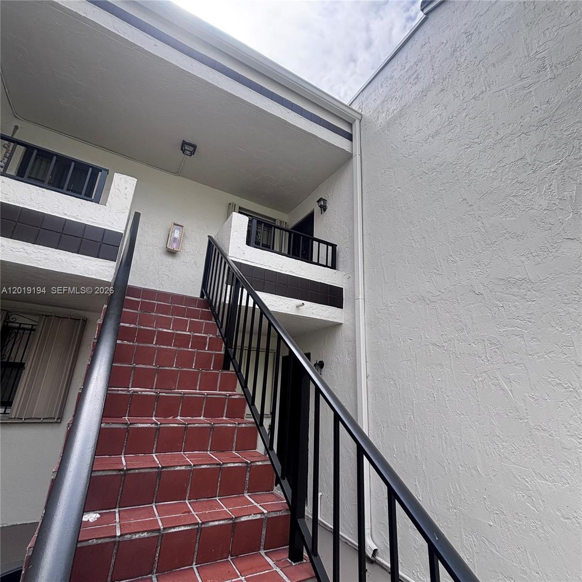 Remarks
Spacious 2-bedroom, 2-bathroom unit in a prime Miami location! This well-maintained property offers a comfortable layout with plenty of natural light and 2 assigned parking spaces. Conveniently located near major highways, shopping centers, restaurants, and schools. Ideal for those seeking comfort and accessibility. Easy to show and ready for immediate occupancy!