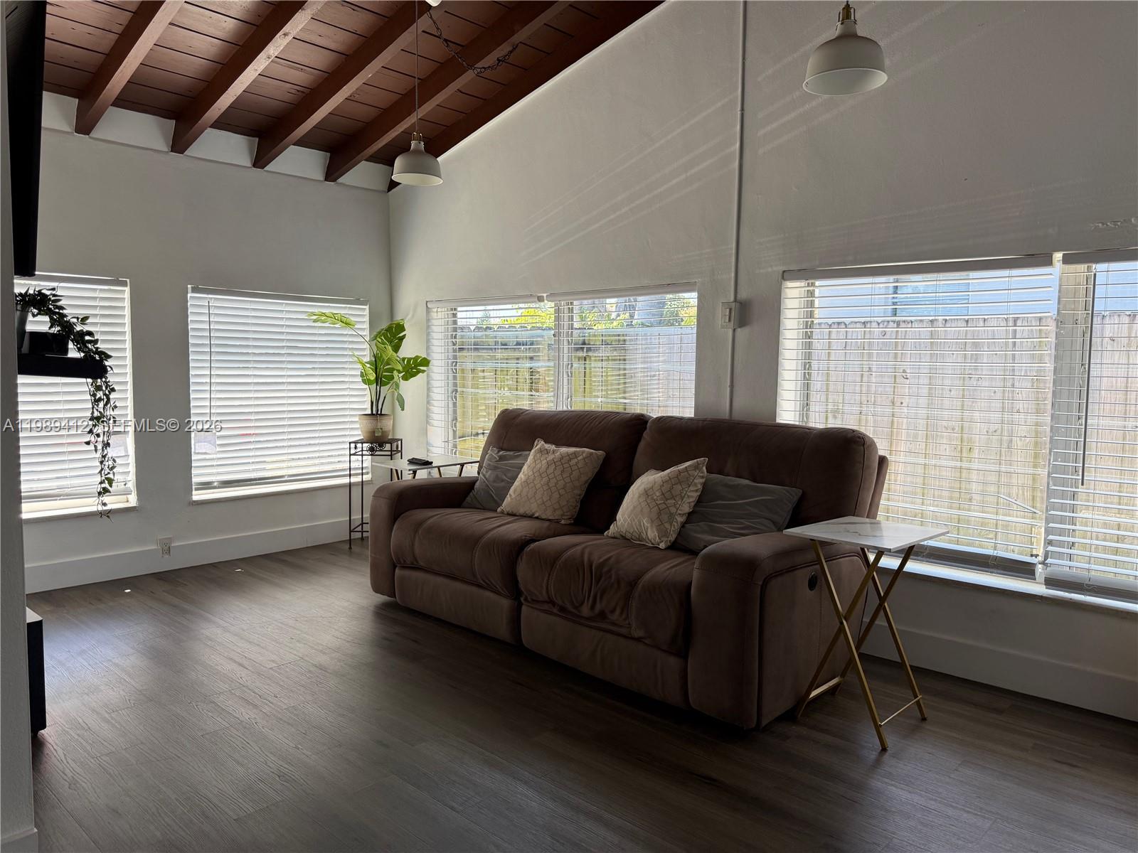 SUNSHINE MANOR - Residential