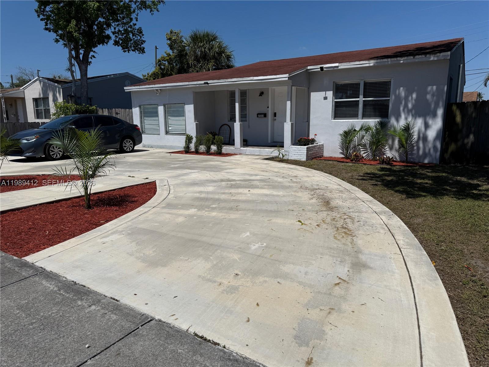 SUNSHINE MANOR - Residential