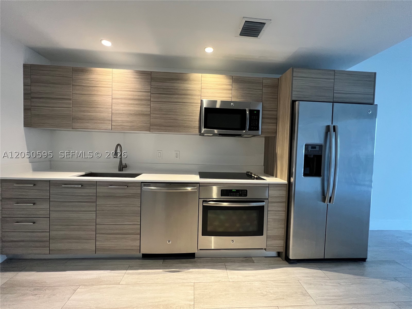 3401 MIDTOWN CONDO - Residential Lease