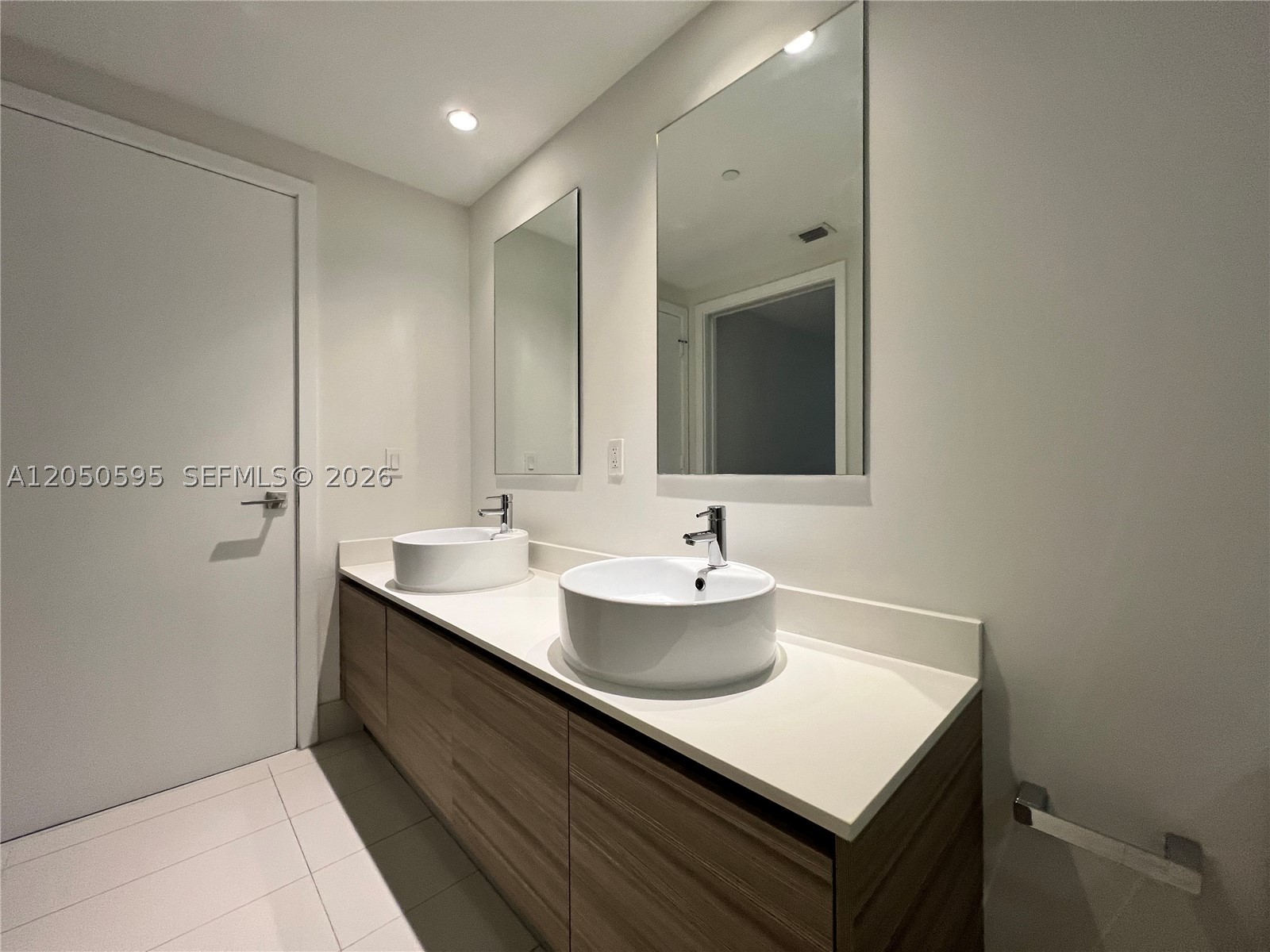 3401 MIDTOWN CONDO - Residential Lease