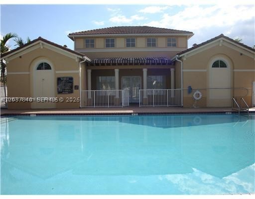 KENDALL BREEZE SOUTH - Residential