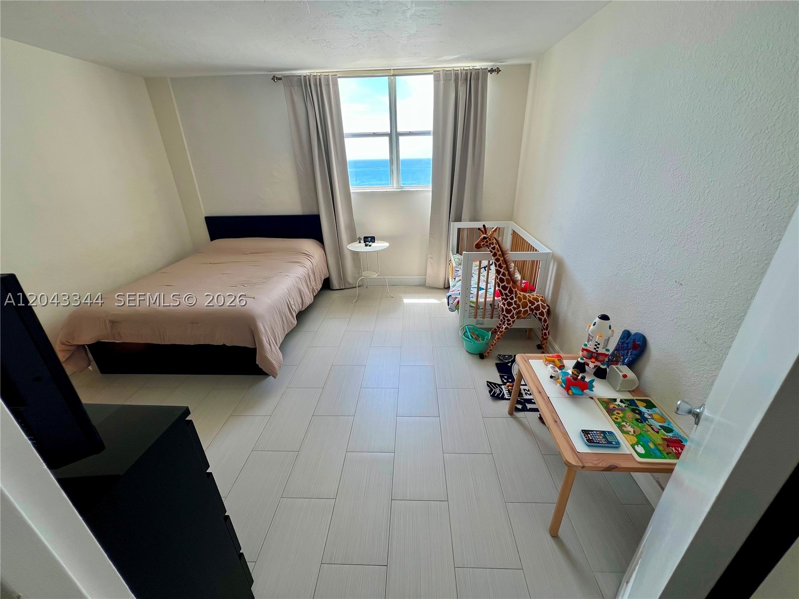 TIDES ON HOLLYWOOD BEACH - Residential