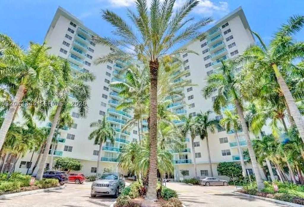 TIDES ON HOLLYWOOD BEACH - Residential